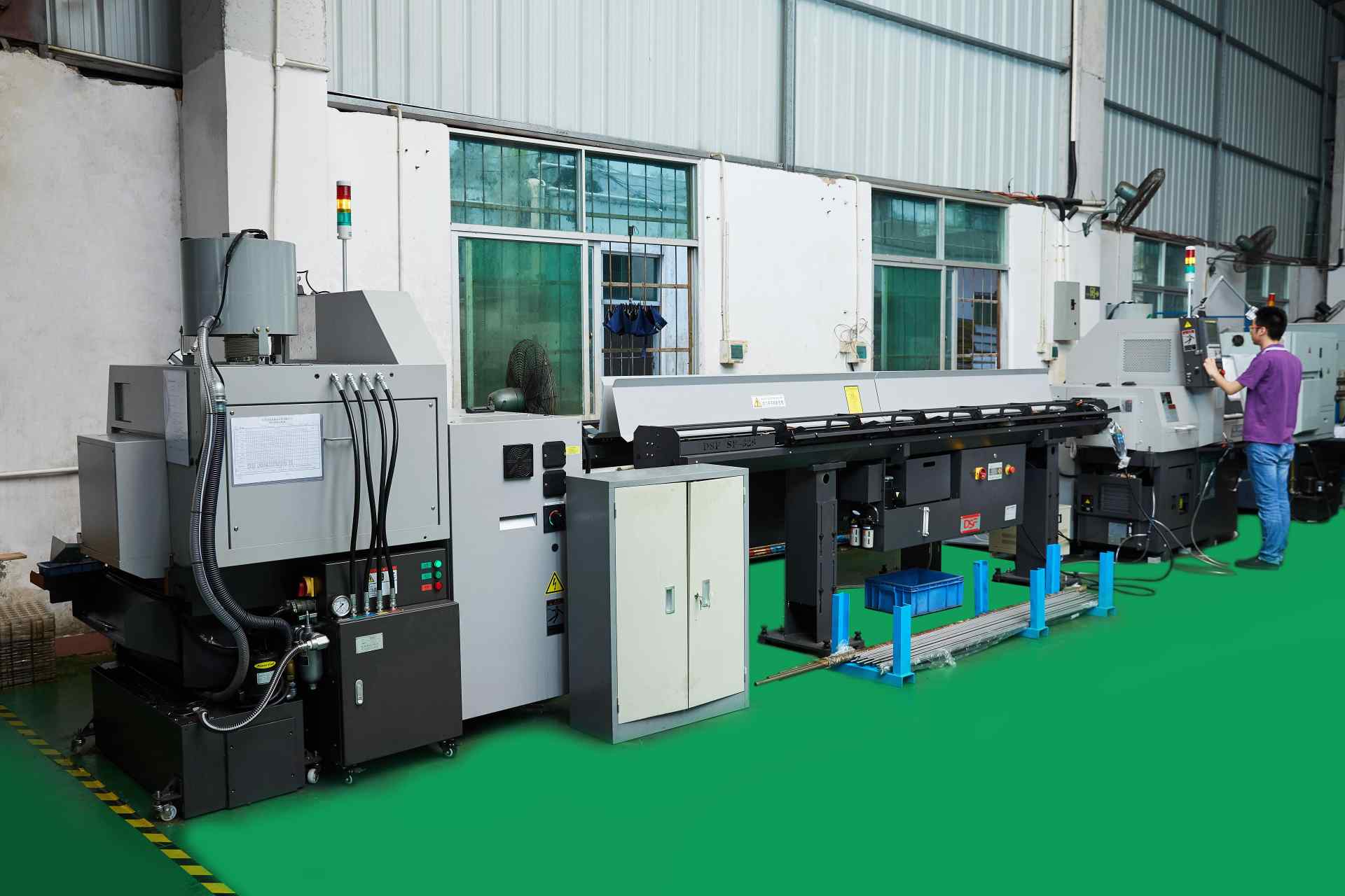 Precision CNC Tunring Center Workshop of Metal Parts China